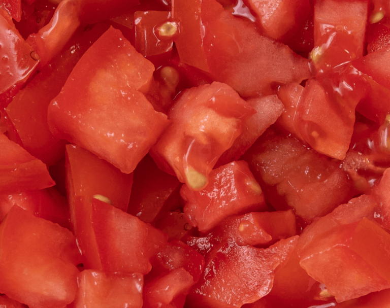 Tomate en cubos con jugo